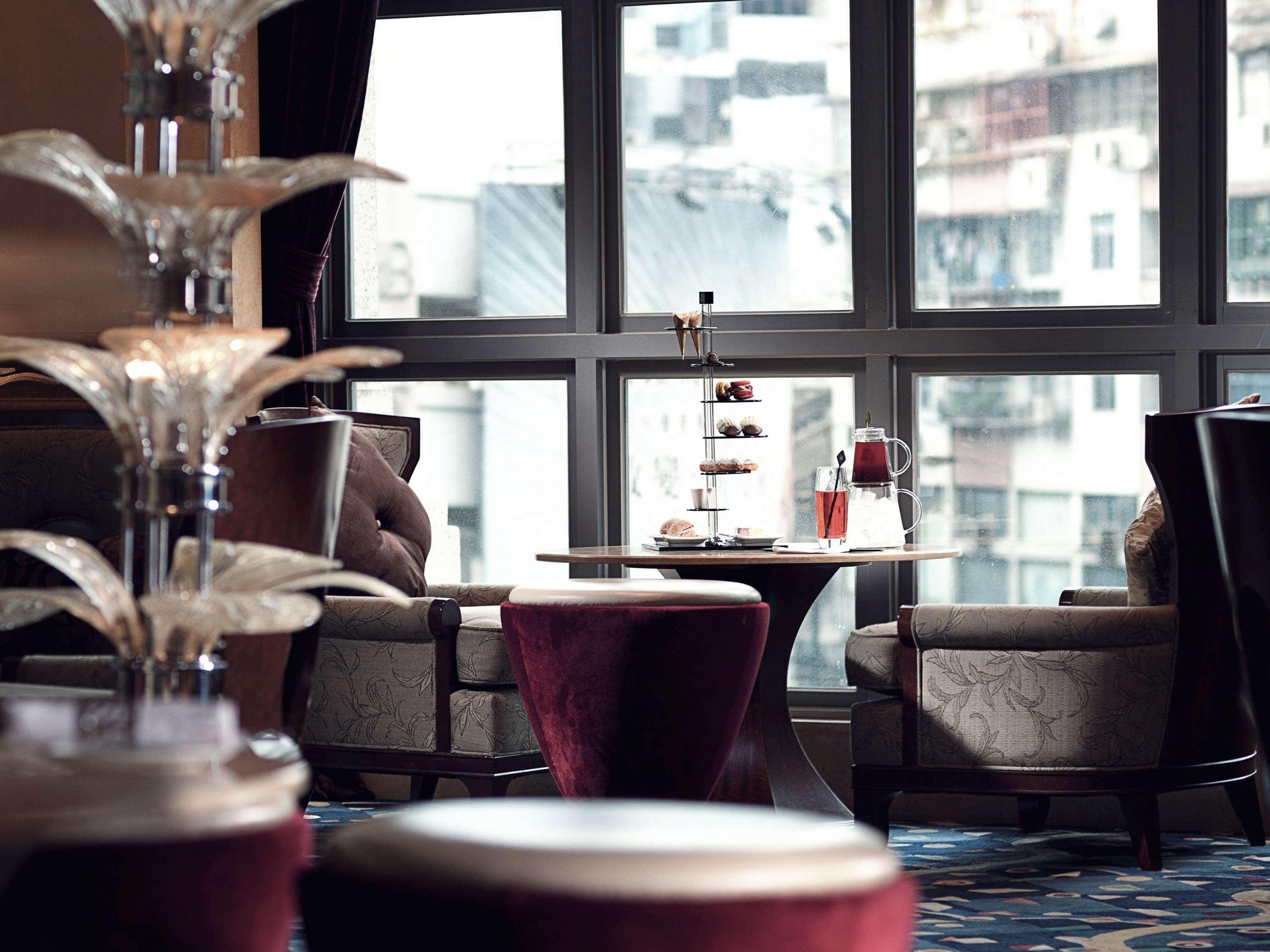 Sofitel Macau At Ponte 16 Exterior foto The Club Lounge at the Hong Kong International Convention and Exhibition Centre