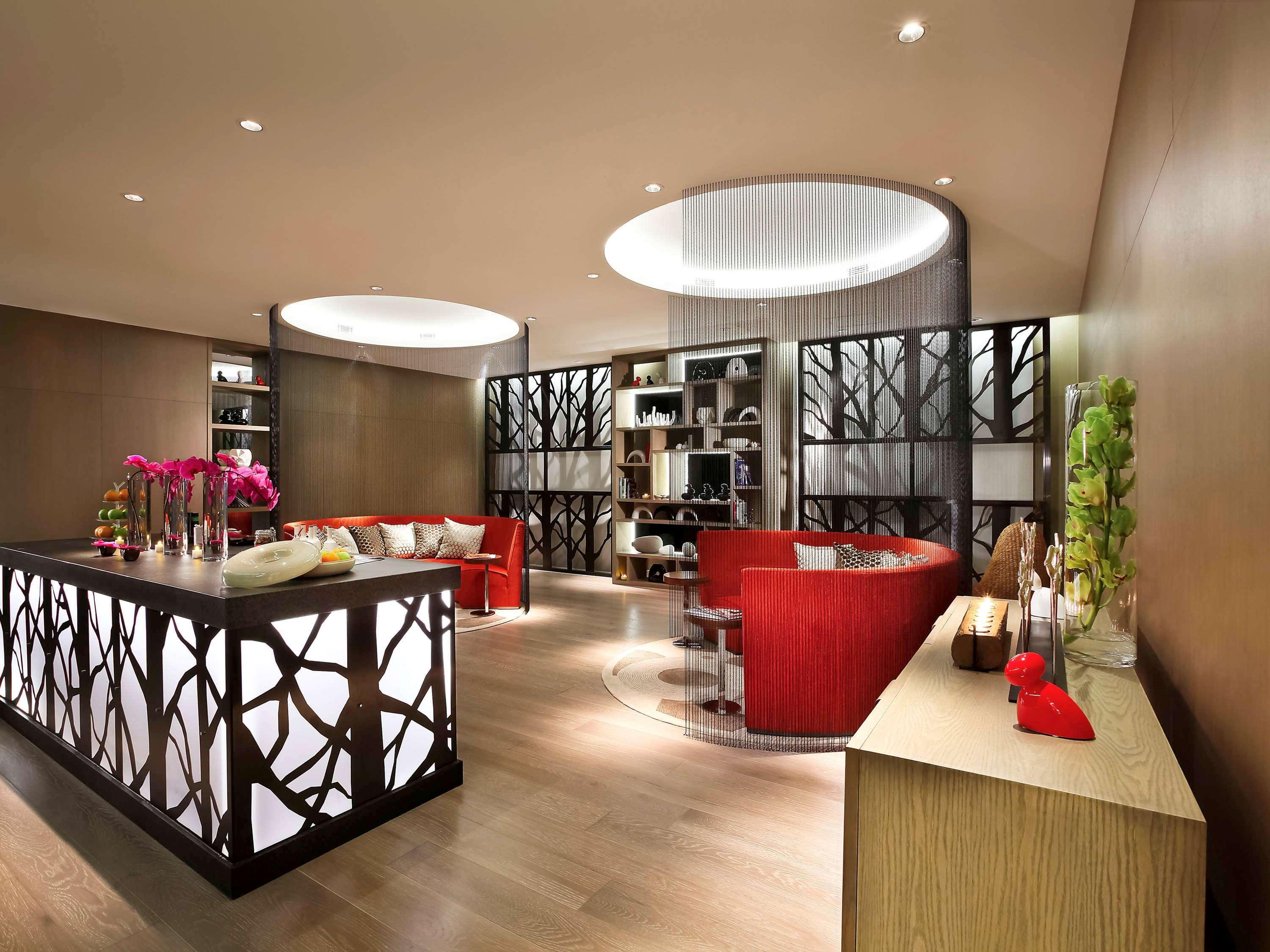 Sofitel Macau At Ponte 16 Exterior foto The lounge at the airport