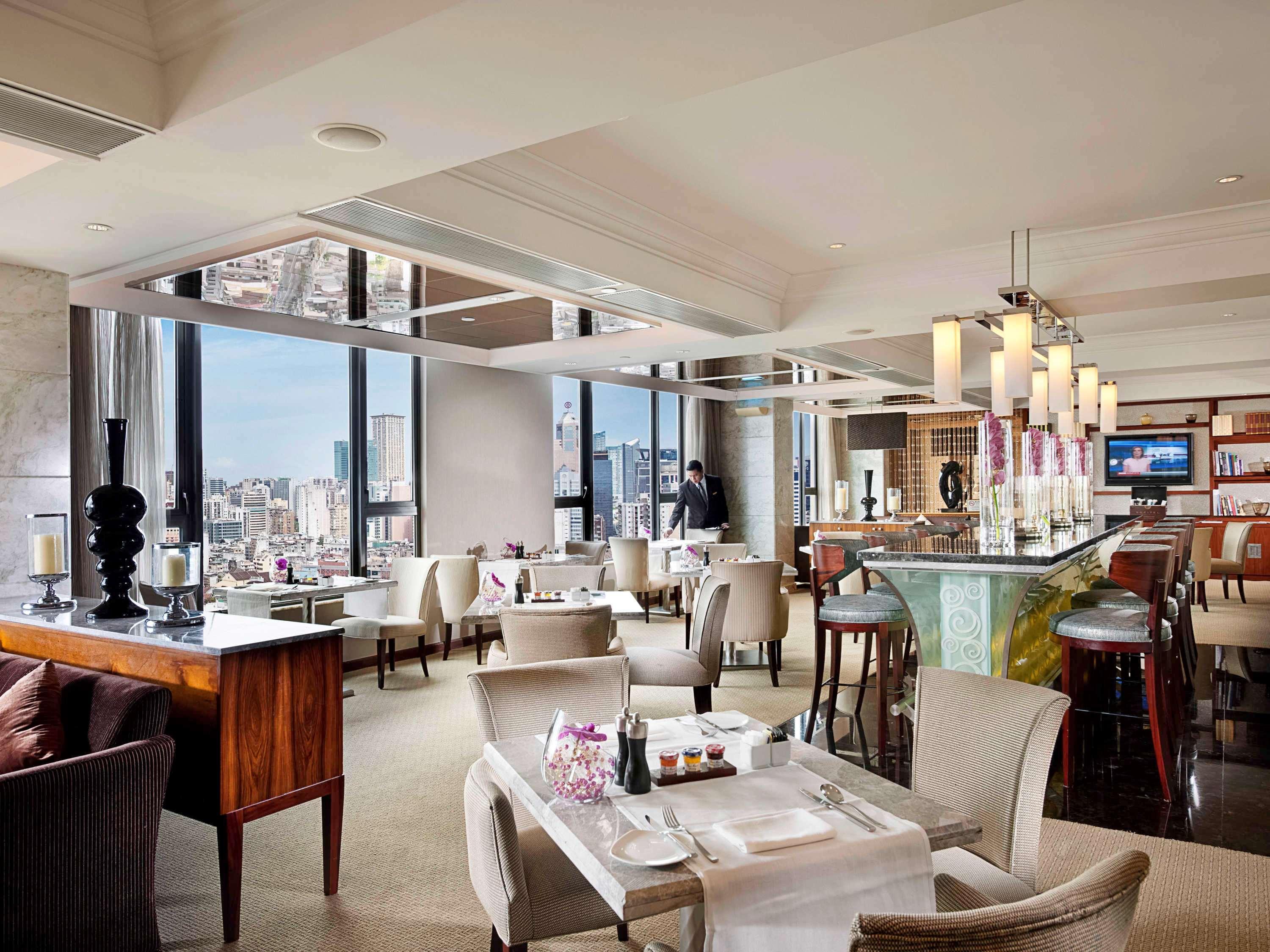 Sofitel Macau At Ponte 16 Exterior foto The Club at the Conrad Tokyo