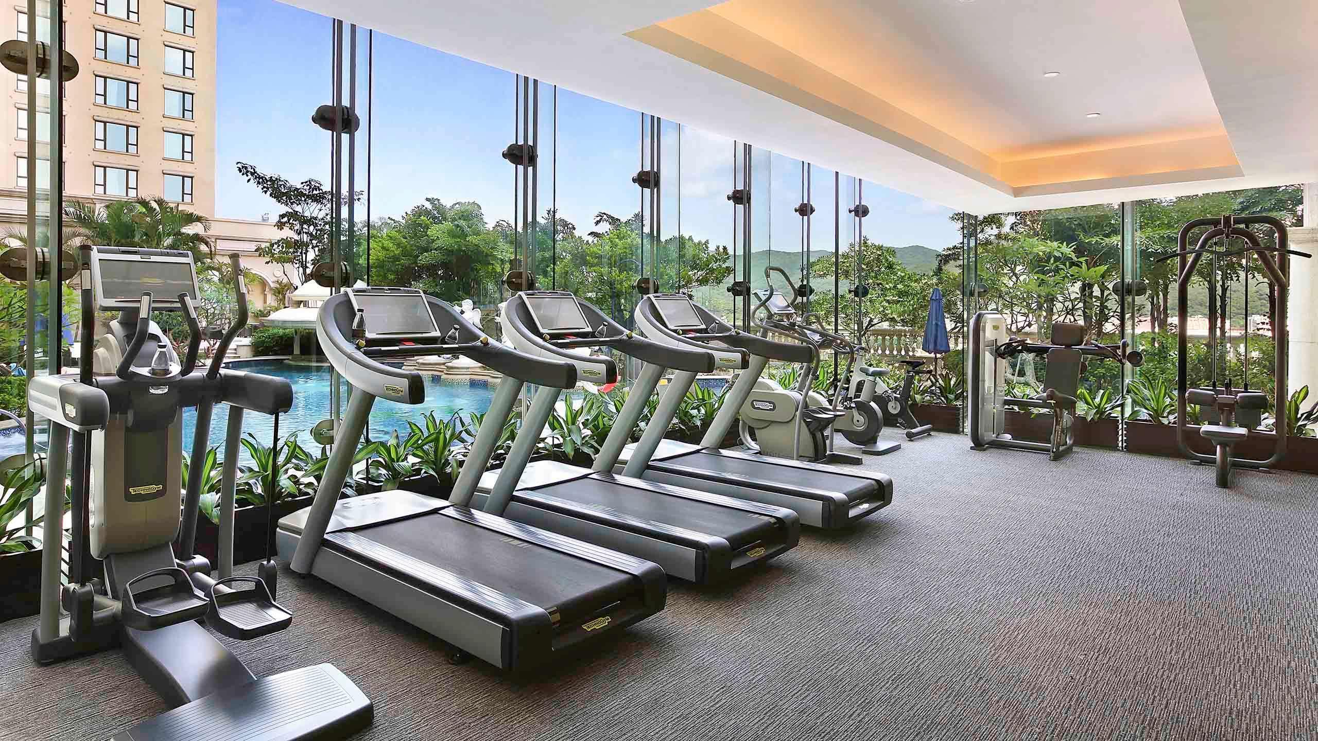 Sofitel Macau At Ponte 16 Exterior foto The gym at the hotel