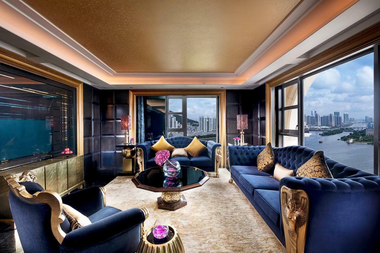 Sofitel Macau At Ponte 16 Exterior foto The living room of a Presidential Suite