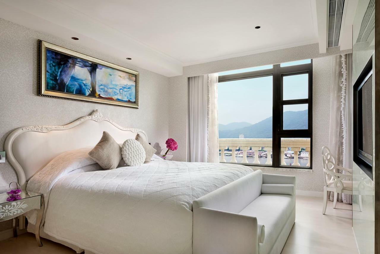 Sofitel Macau At Ponte 16 Exterior foto A bedroom at The Mira